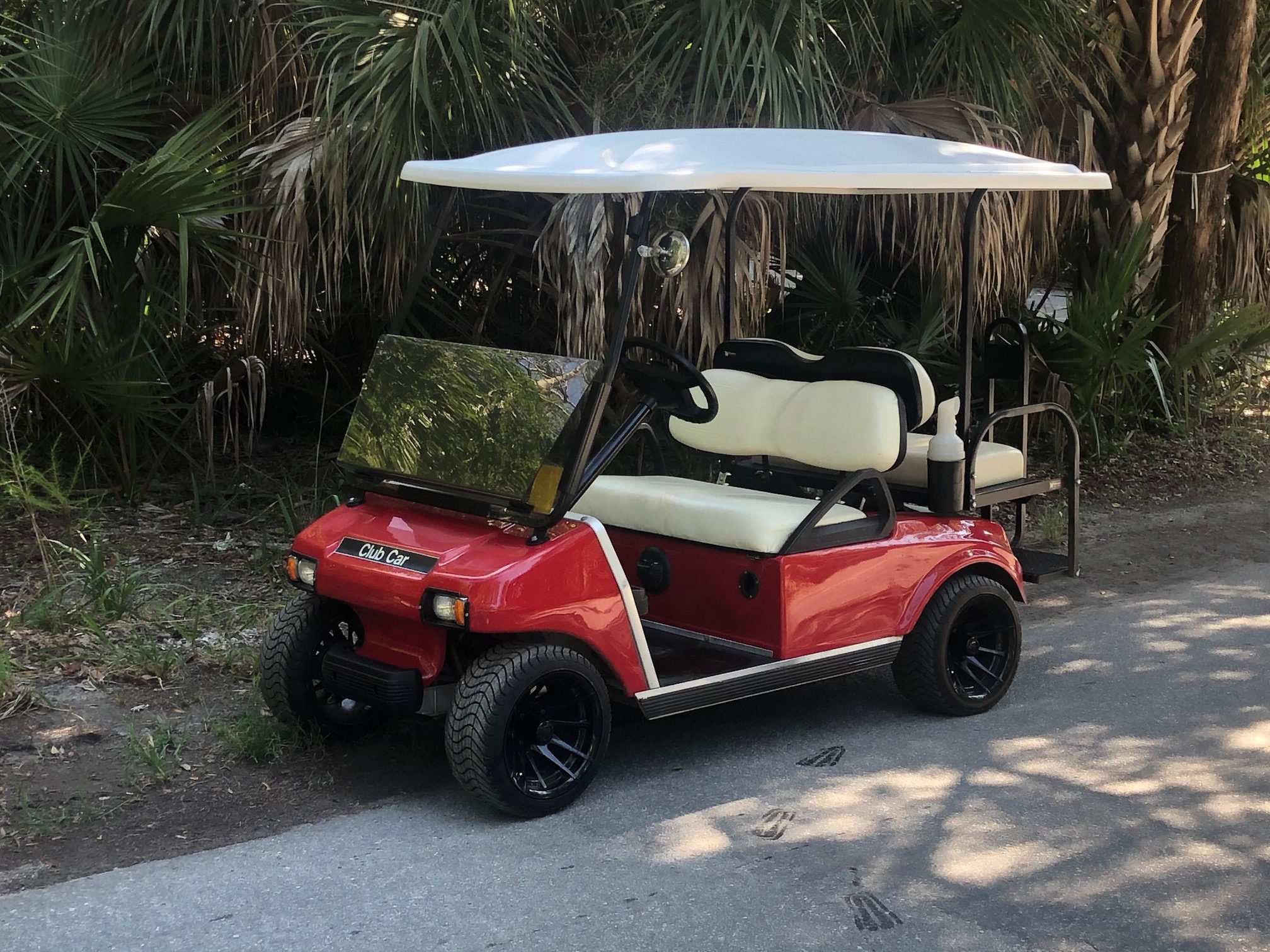 Red Club Car DS