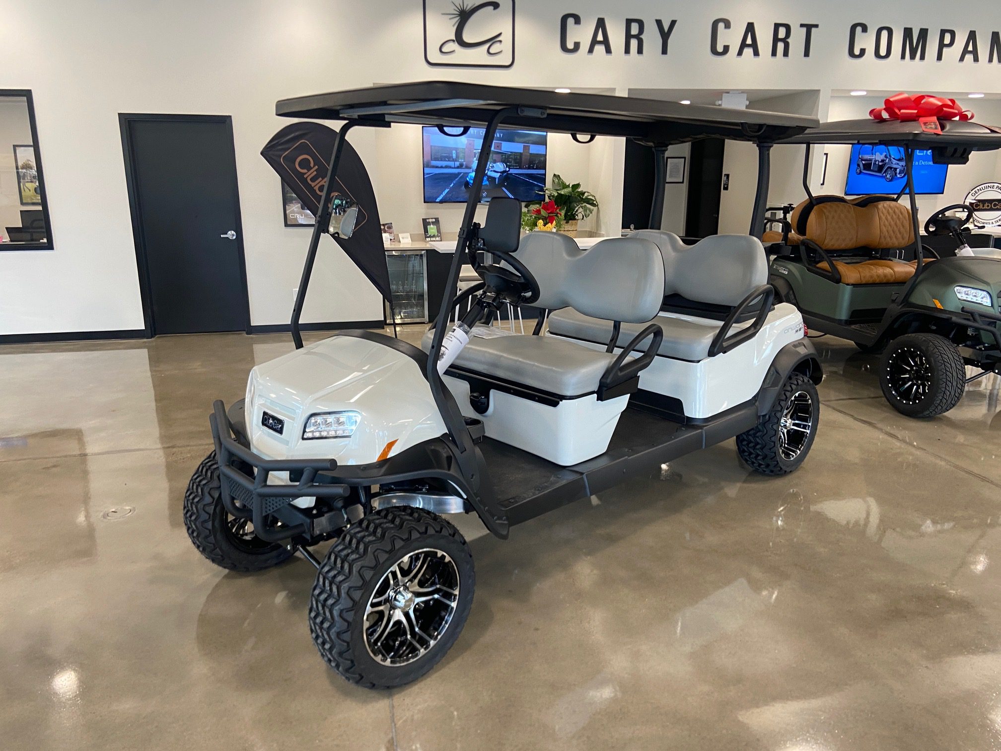 Metallic Glacier White Club Car Onward 4 Forward Lifted HP LI