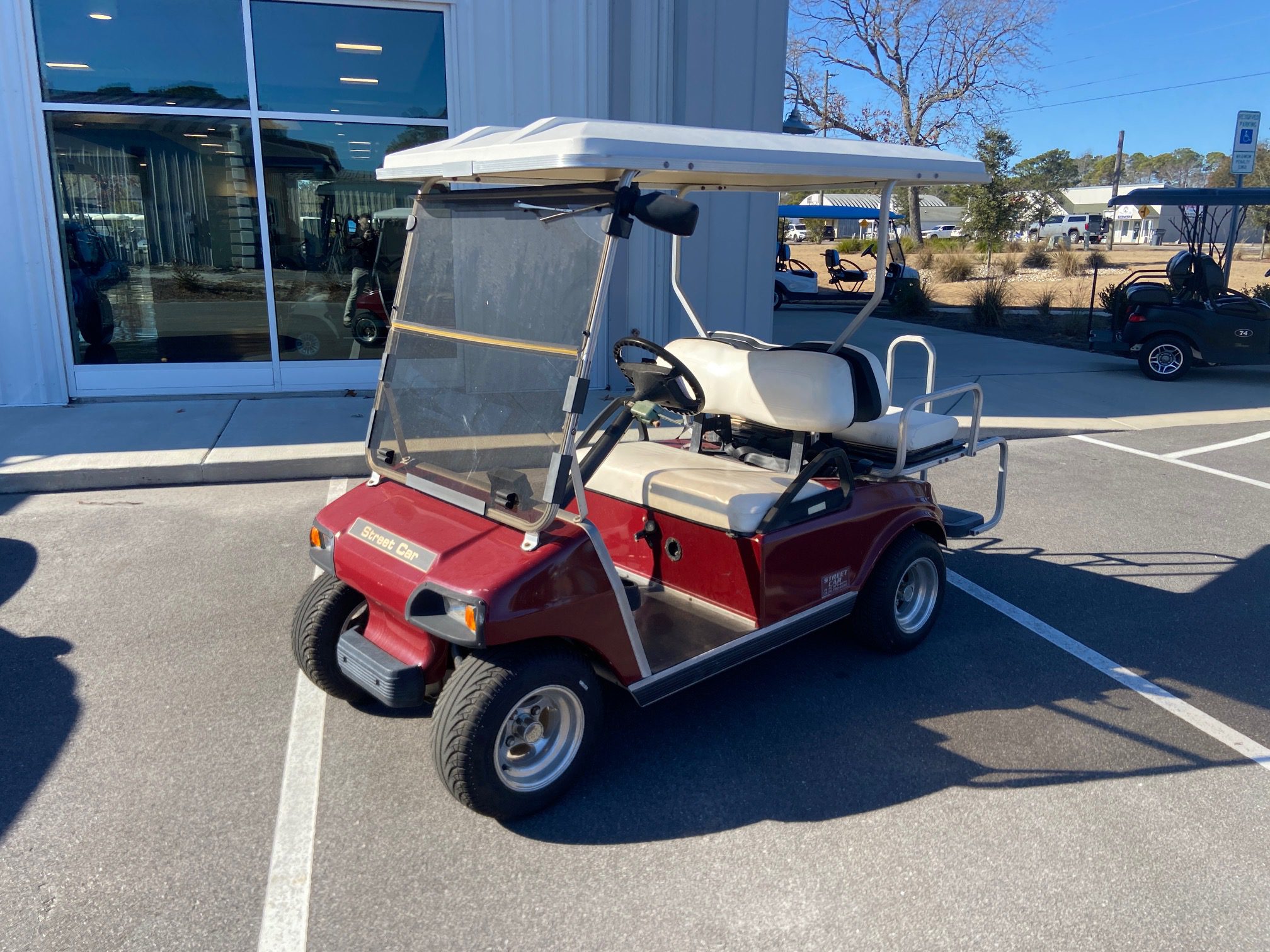 Burgundy Club Car DS