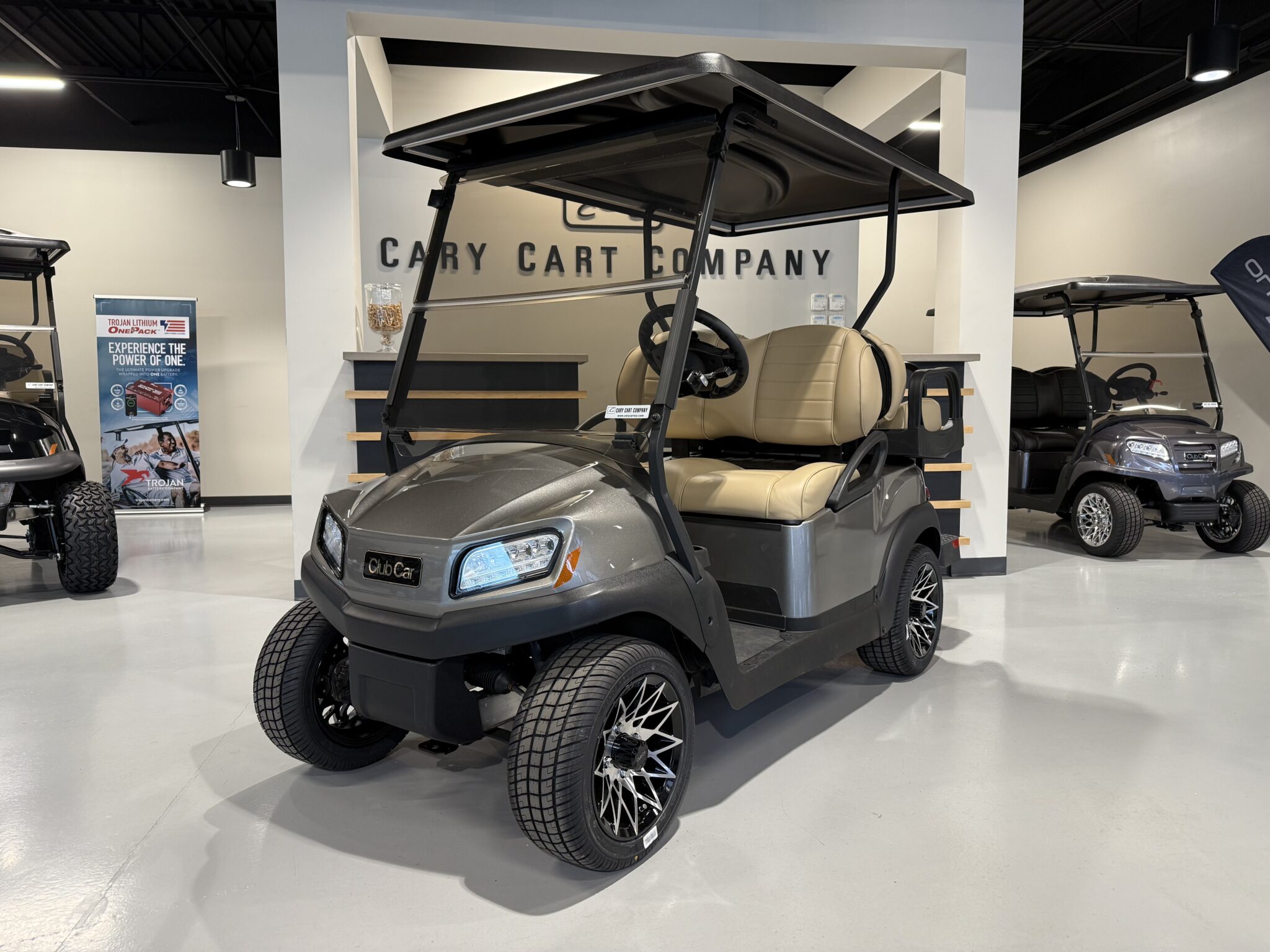 Metallic Platinum Club Car Tempo Lithium Ion