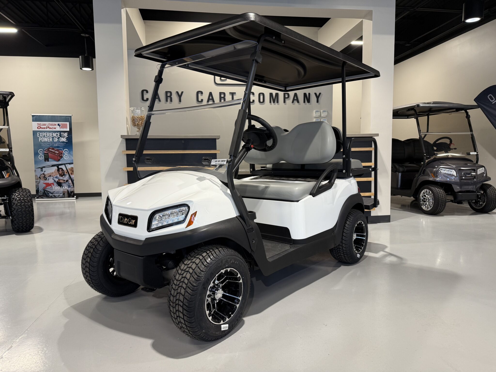 White Club Car Tempo Lithium Ion
