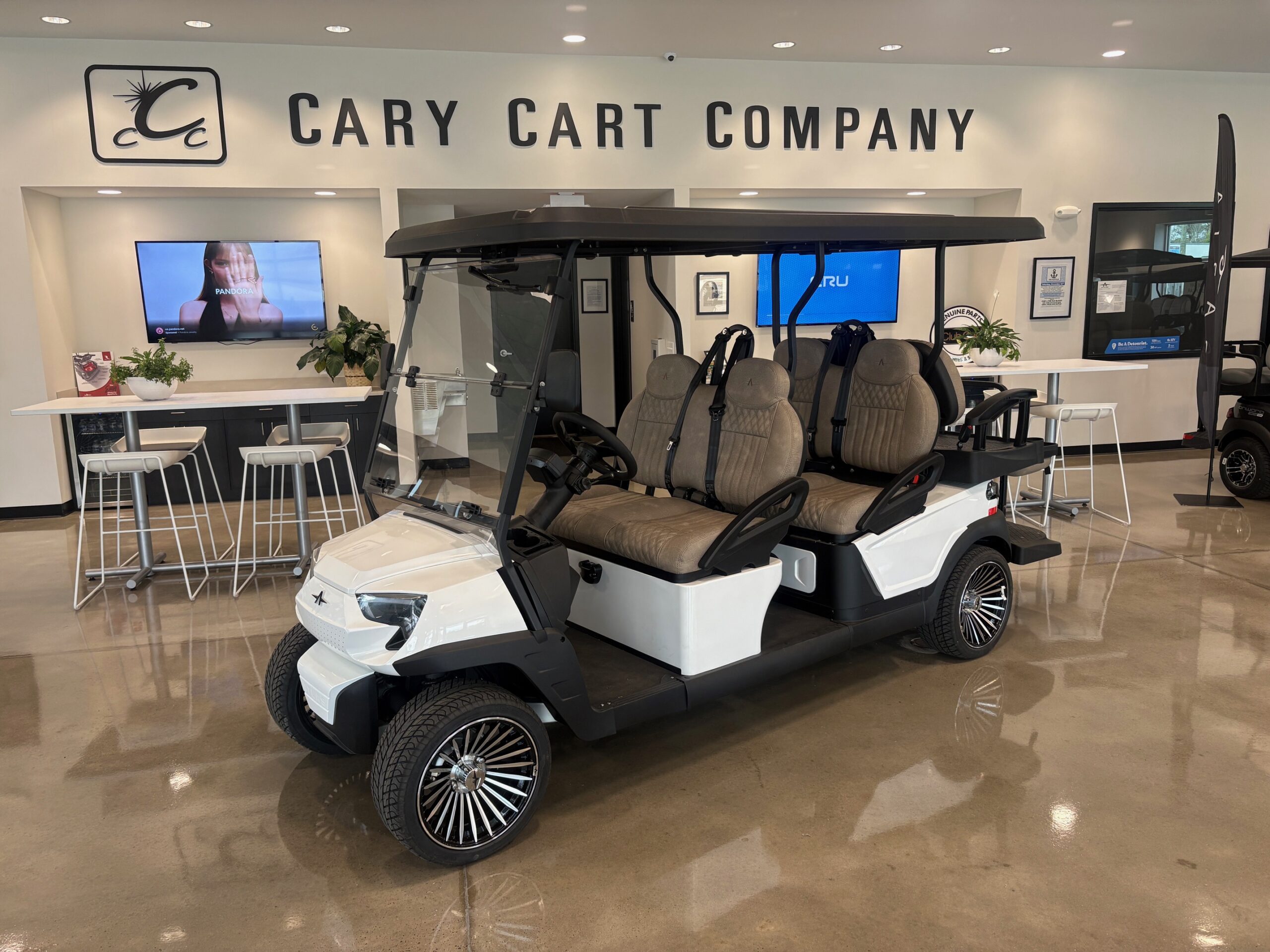 Pearl White Atlas LSV 6 Pass