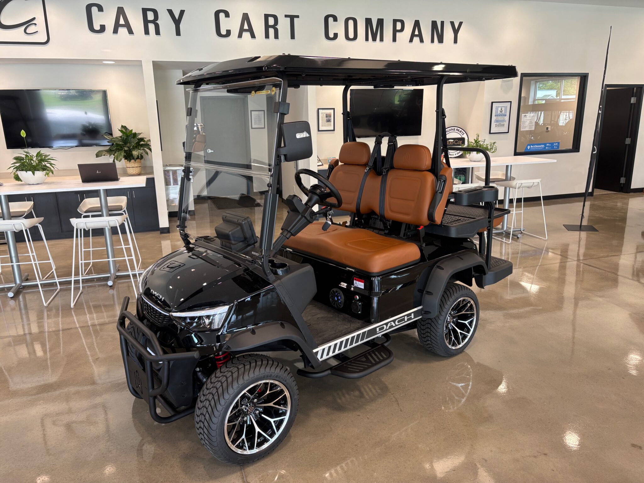 Black Dach Falcon 2+2