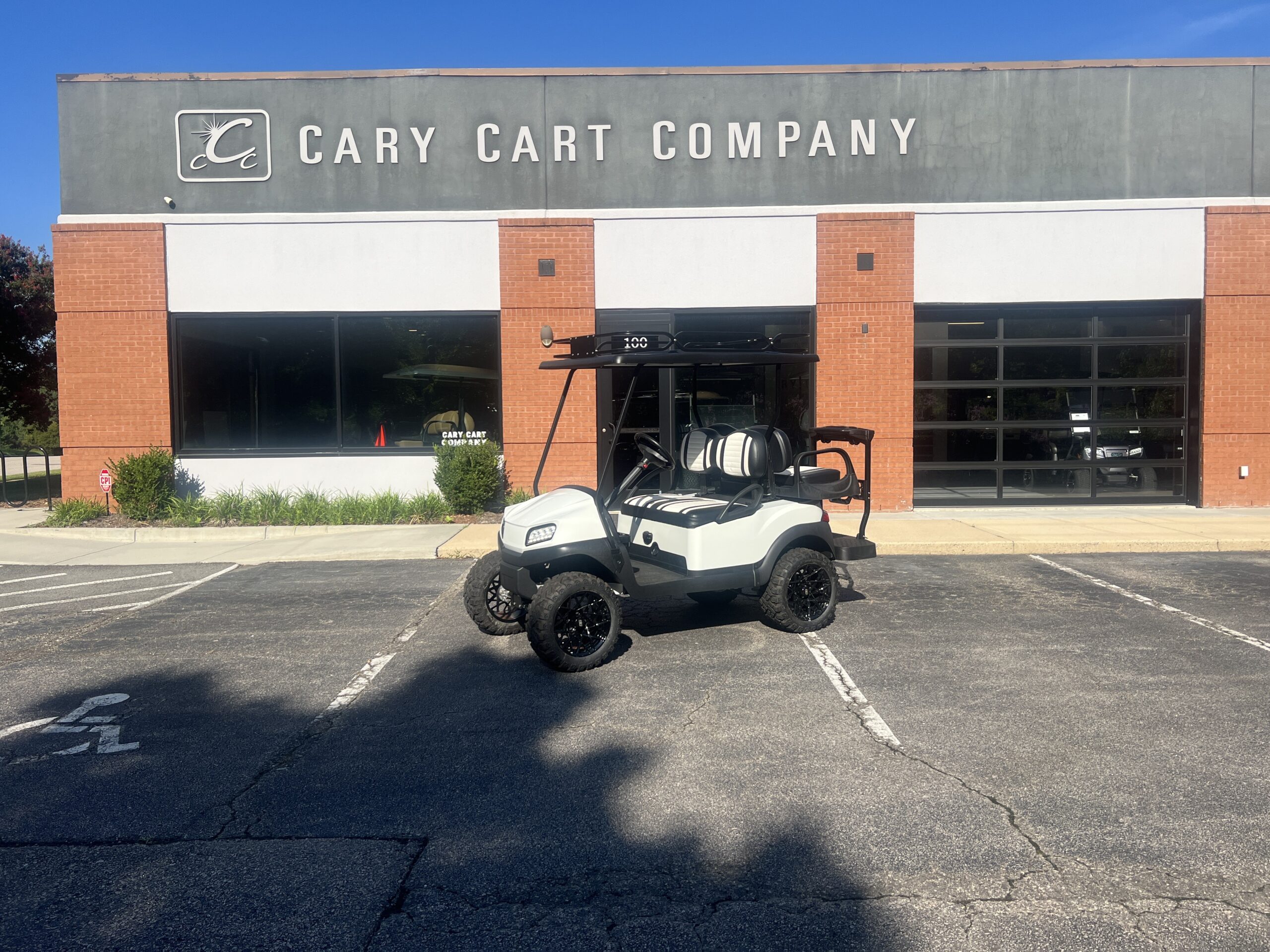 Tempo Lifted 4 Passenger