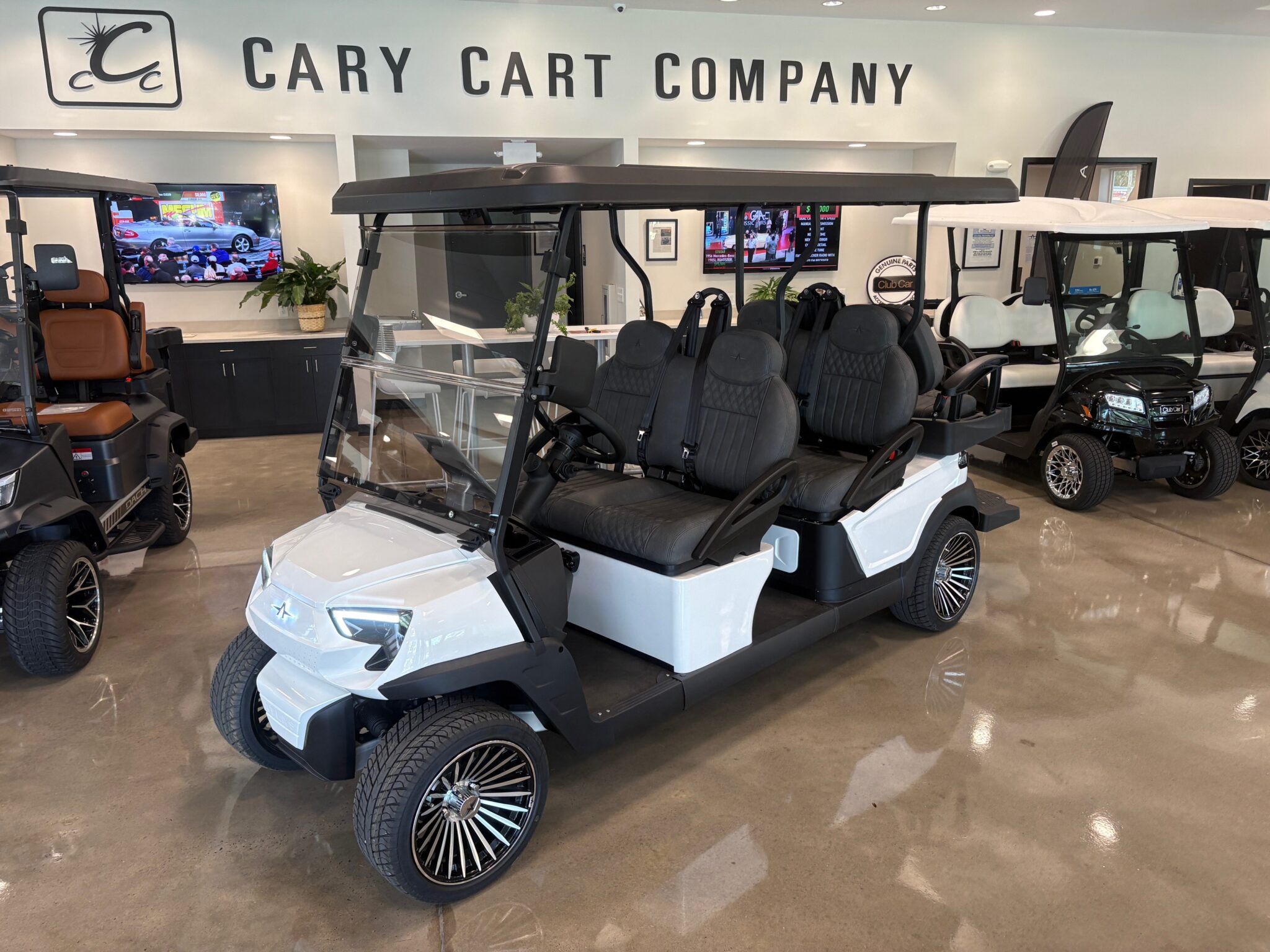 Pearl White Atlas 6 Pass LSV