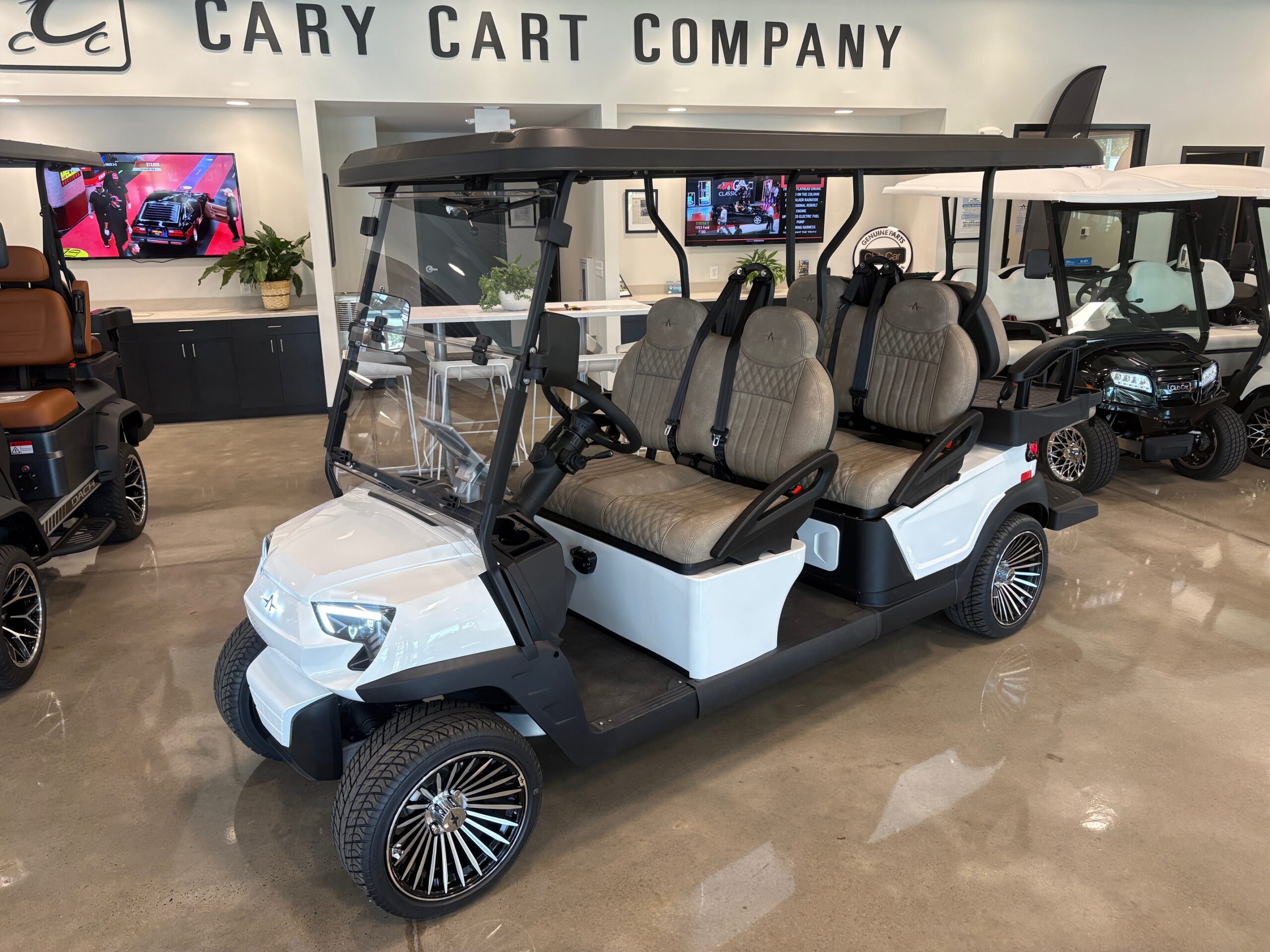 Pearl White Atlas 6 Pass LSV