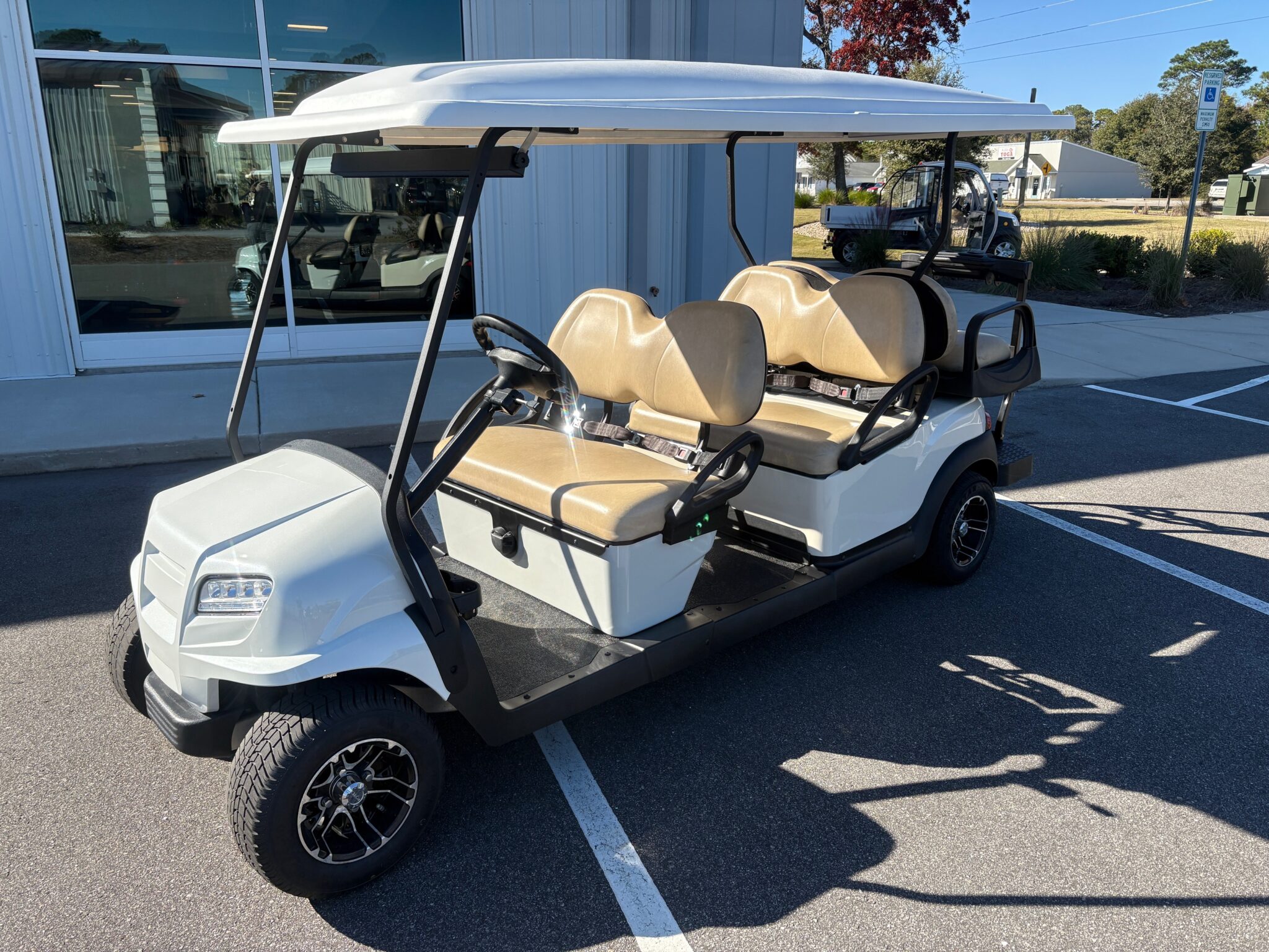 White Club Car Onward 6 Pass